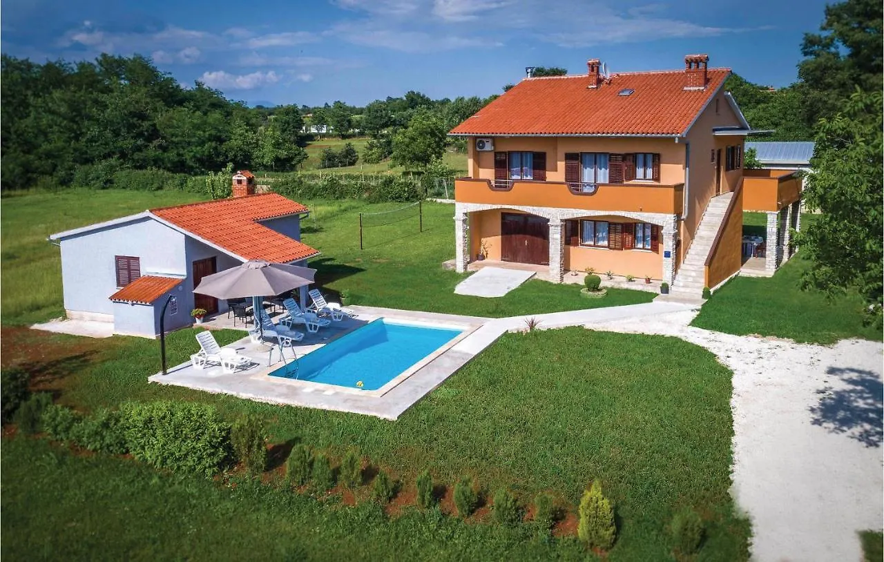 Vikendica 3 Bedroom Pet Friendly Home In Barban