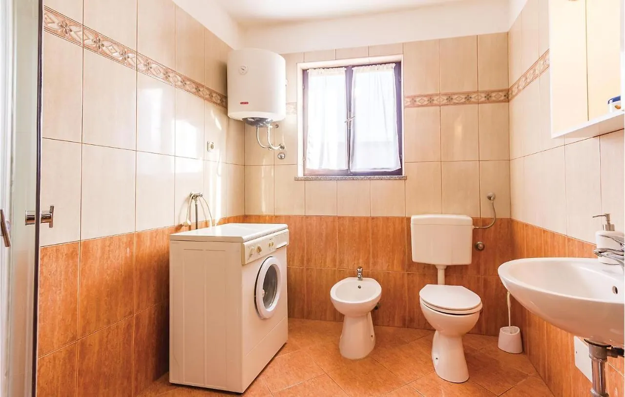 Vikendica 3 Bedroom Pet Friendly Home In Barban