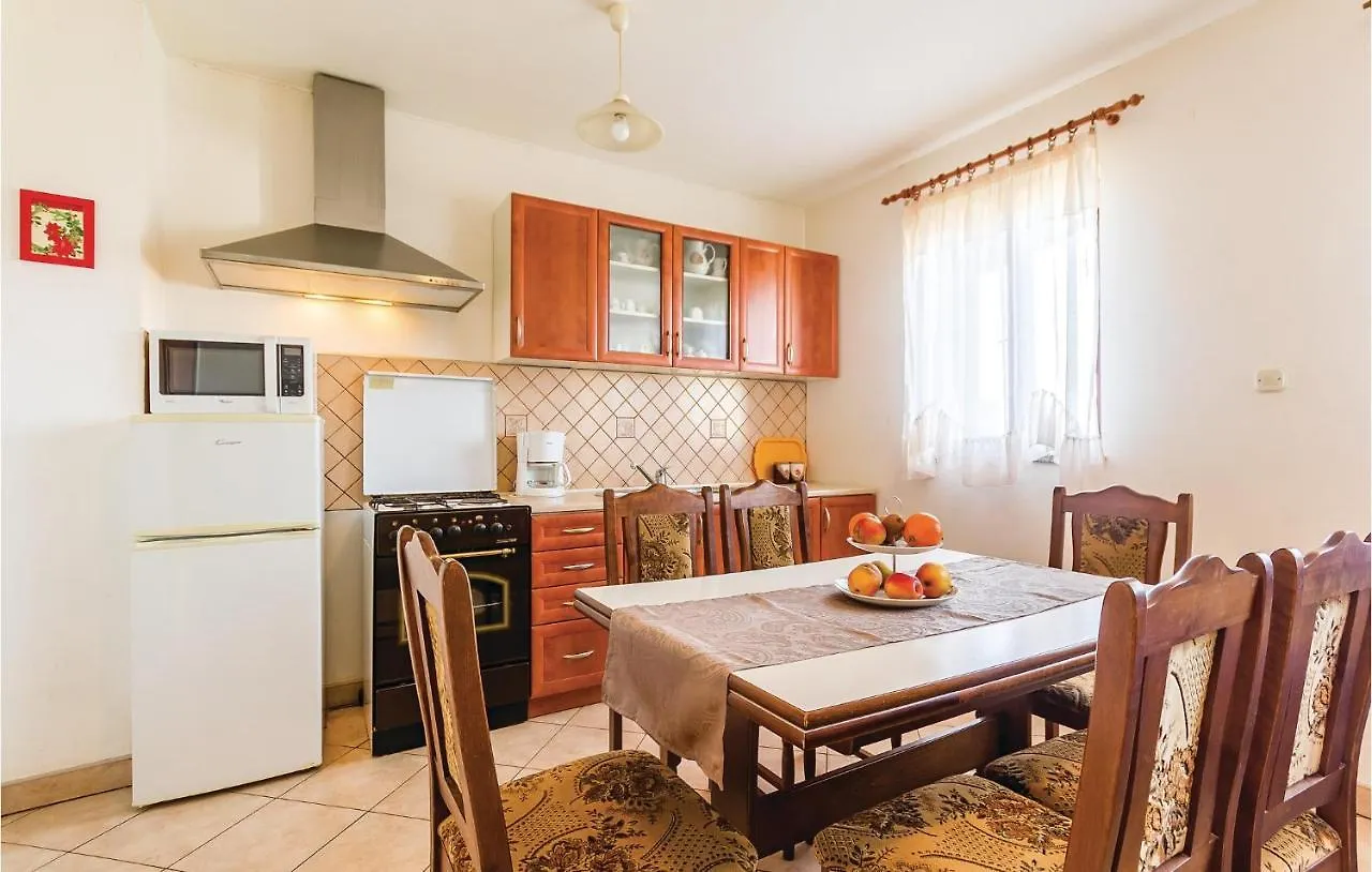 3 Bedroom Pet Friendly Home In Barban Vikendica